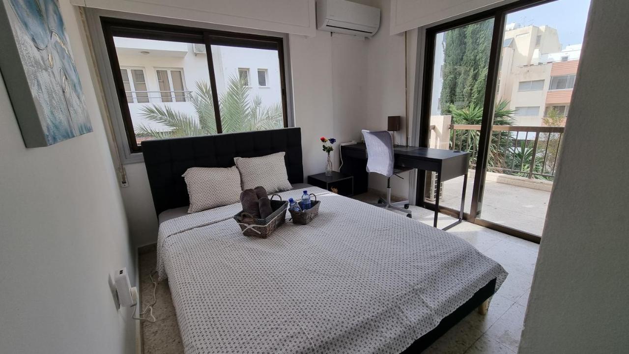 Cozy Beach Apt / 100 Mbit+ Netflix / Near Airport Larnaca Bagian luar foto