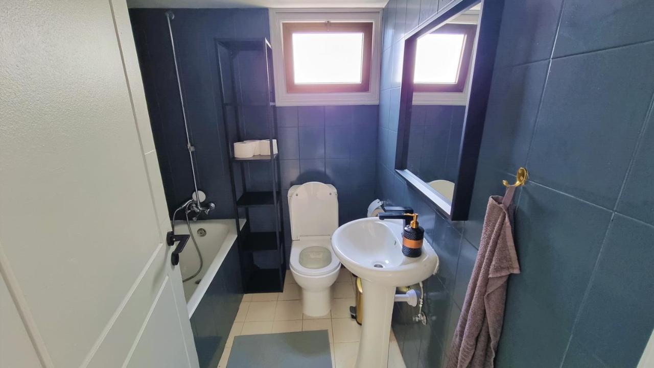 Cozy Beach Apt / 100 Mbit+ Netflix / Near Airport Larnaca Bagian luar foto